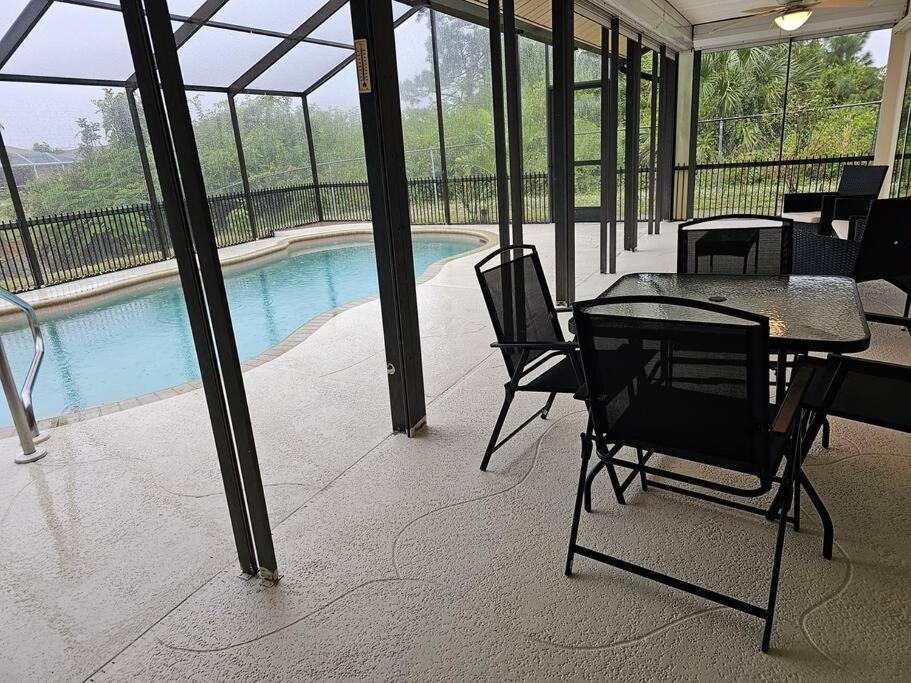 Seabreeze 3-Bedroom Pool Villa Close To The Beach!!! Port Charlotte Zewnętrze zdjęcie